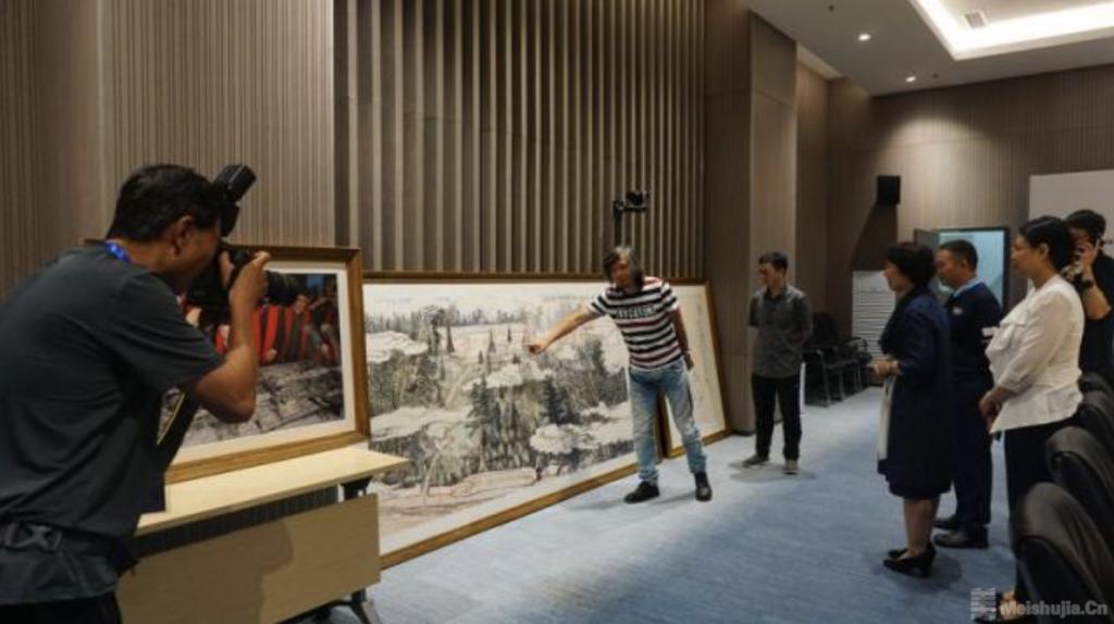 为奥运喝彩艺术写生团向北京冬奥组委捐赠画作